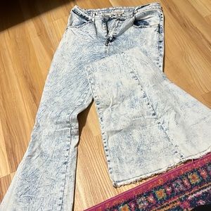 Acid wash super flare jeans